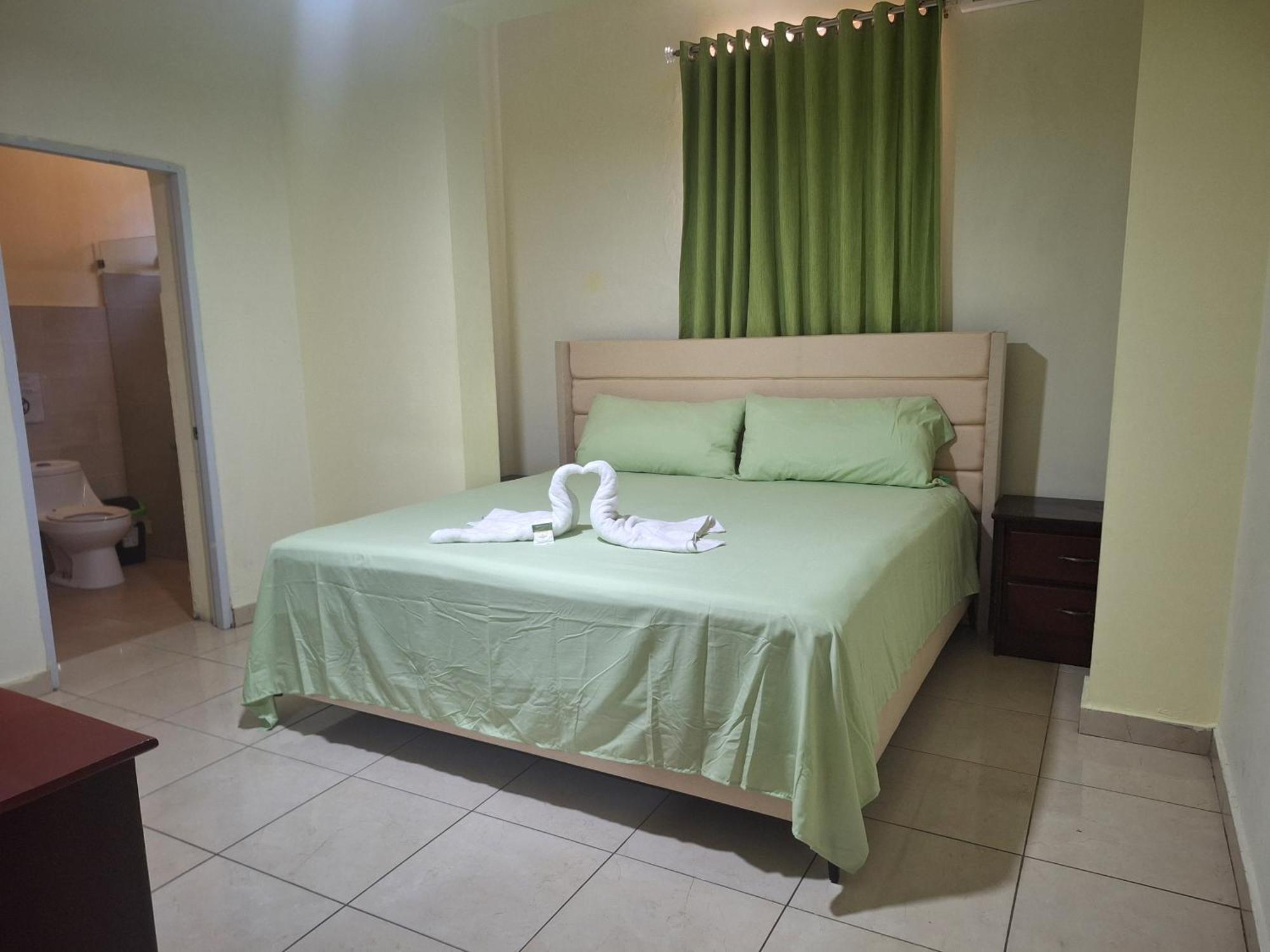 Hotel Enrique I Gazcue, Bed And Breakfast Санто-Домінго Екстер'єр фото