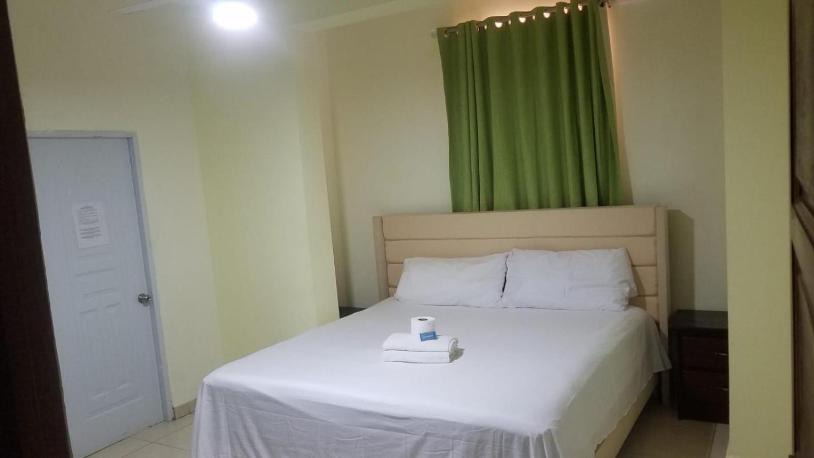 Hotel Enrique I Gazcue, Bed And Breakfast Санто-Домінго Екстер'єр фото